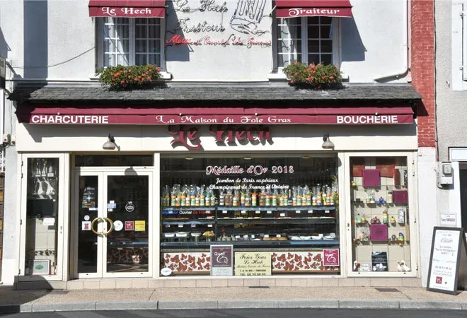 Devanture LE HECH, traiteur et charcutier à Arnac-Pompadour (19230)